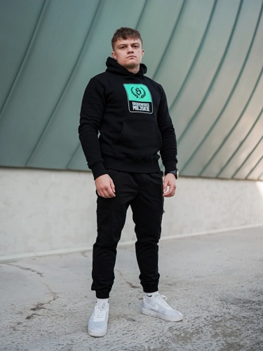 Bluza z kapturem "Laur Mint" - Czarna za 249,00 zł 2