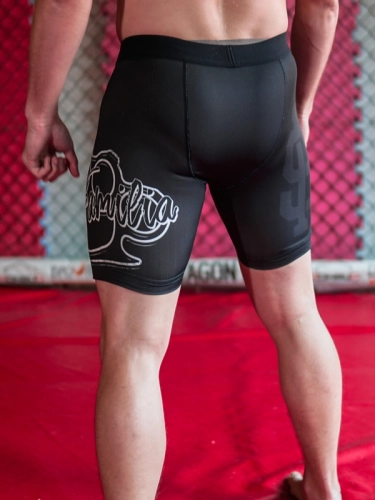 Compression Shorts "La Familia" - Black SM_917 Środowisko Miejskie FIGHT SHORTS 2