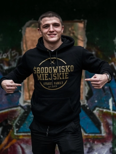 Bluza z kapturem "Theme" - Czarna / Złota SM_485 Środowisko Miejskie