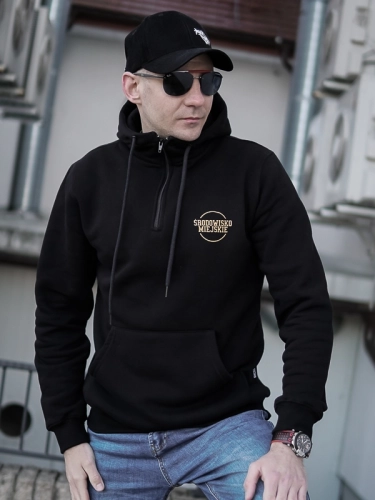 Bluza z kapturem stójka "Classic" - Czarna / Złota SM_1016 Środowisko Miejskie