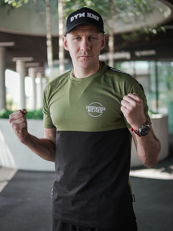 T-shirt "Classic small" - Olive / Black SM_1052 Środowisko Miejskie T-SHIRTS