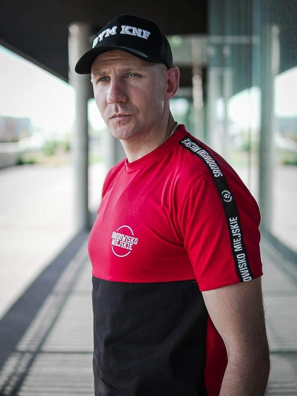 T-shirt "Classic small" - Red / Black SM_1053 Środowisko Miejskie T-SHIRTS