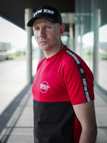 Koszulka "Classic small" - Czerwona / Czarna SM_1053 Środowisko Miejskie