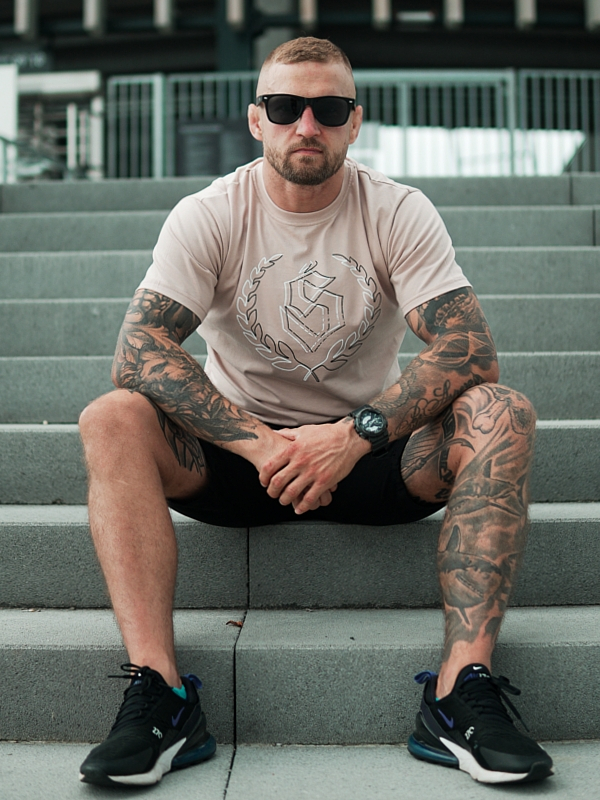 T-Shirt "Outline" - Beige / Black SM_1212 Środowisko Miejskie T-SHIRTS