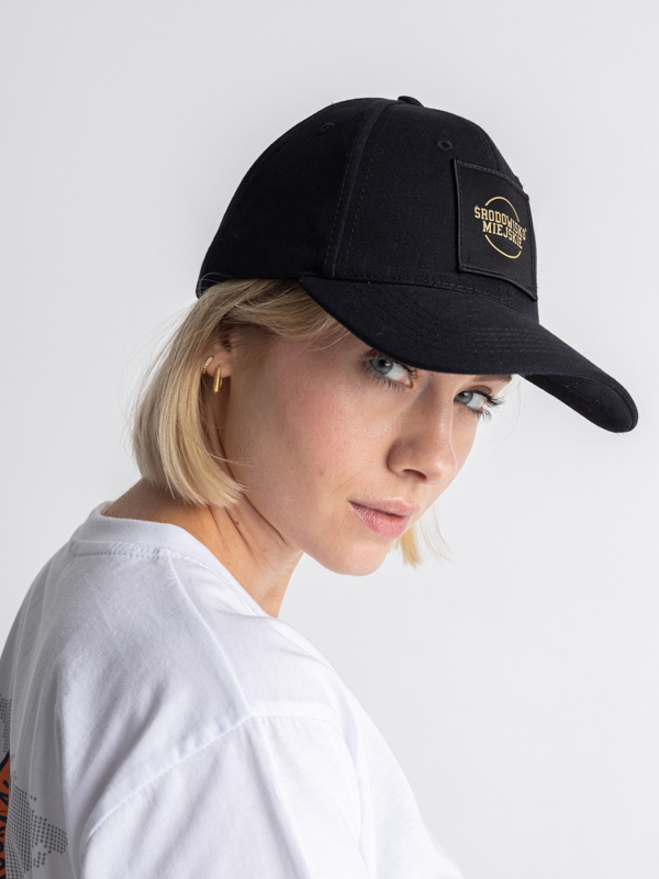 Czapka z daszkiem "Classic" - 6-Panel - Czarno / Złota SM_1198 Środowisko Miejskie