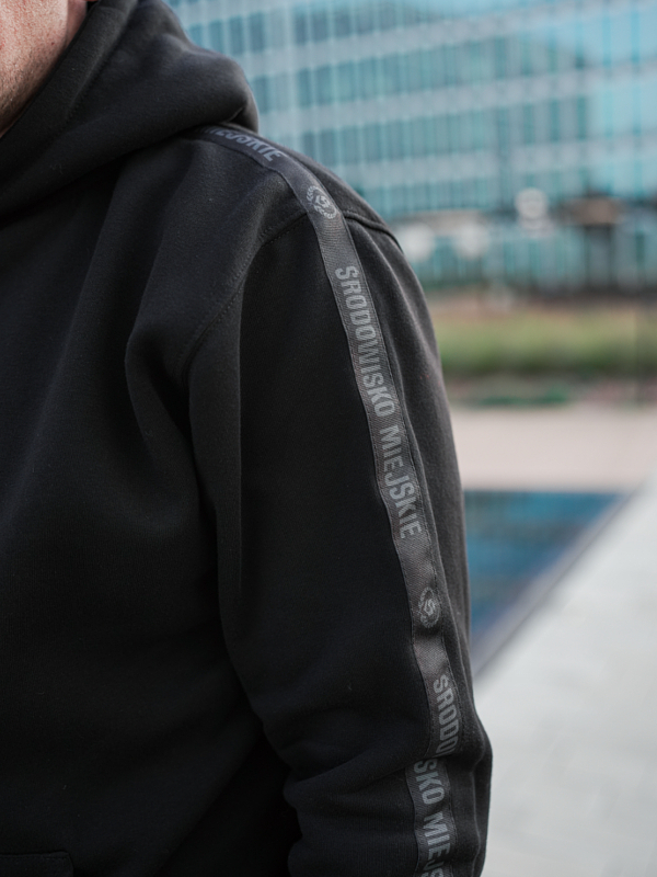 Hoodie "CLS GOLD" - Black SM_1228 Środowisko Miejskie HOODIE