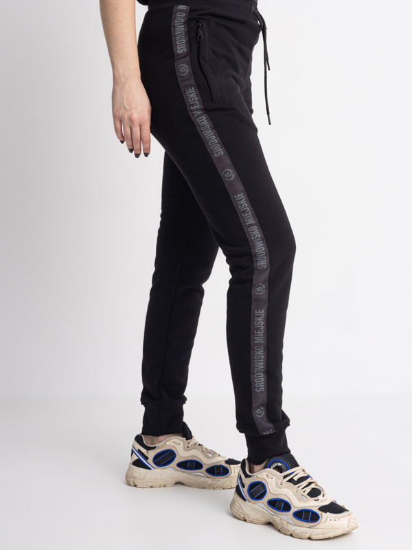 Sweatpants "CLS Gold" - Black SM_1235 Środowisko Miejskie SWEATPANTS