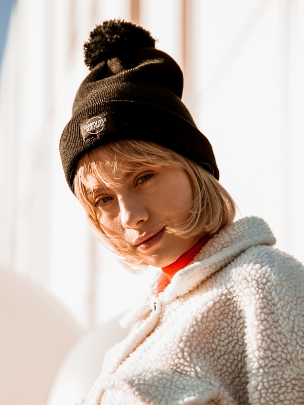 Winter hat "CLS Mini" - Pompon - Black SM_1255 Środowisko Miejskie WINTER HATS