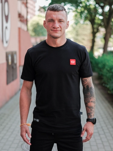 T-Shirt "CLS mini Red" - Black / Red SM_1352 Środowisko Miejskie T-SHIRTS