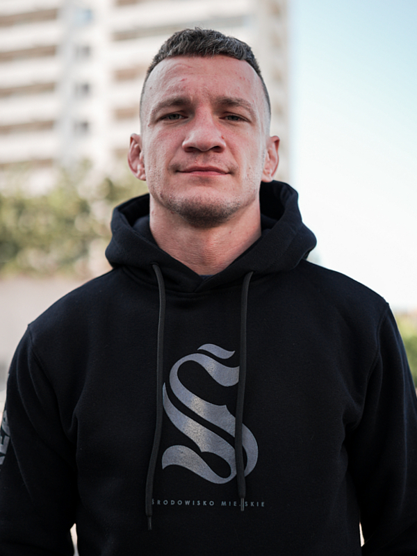 Hoodie "Symbol" - Black SM_1333 Środowisko Miejskie HOODIE