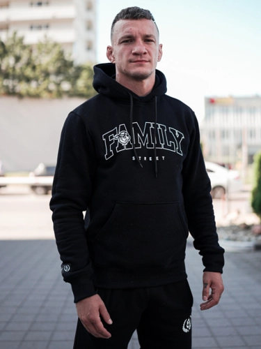 Bluza z kapturem "Street Family" - Czarna / Biała SM_1330 Środowisko Miejskie